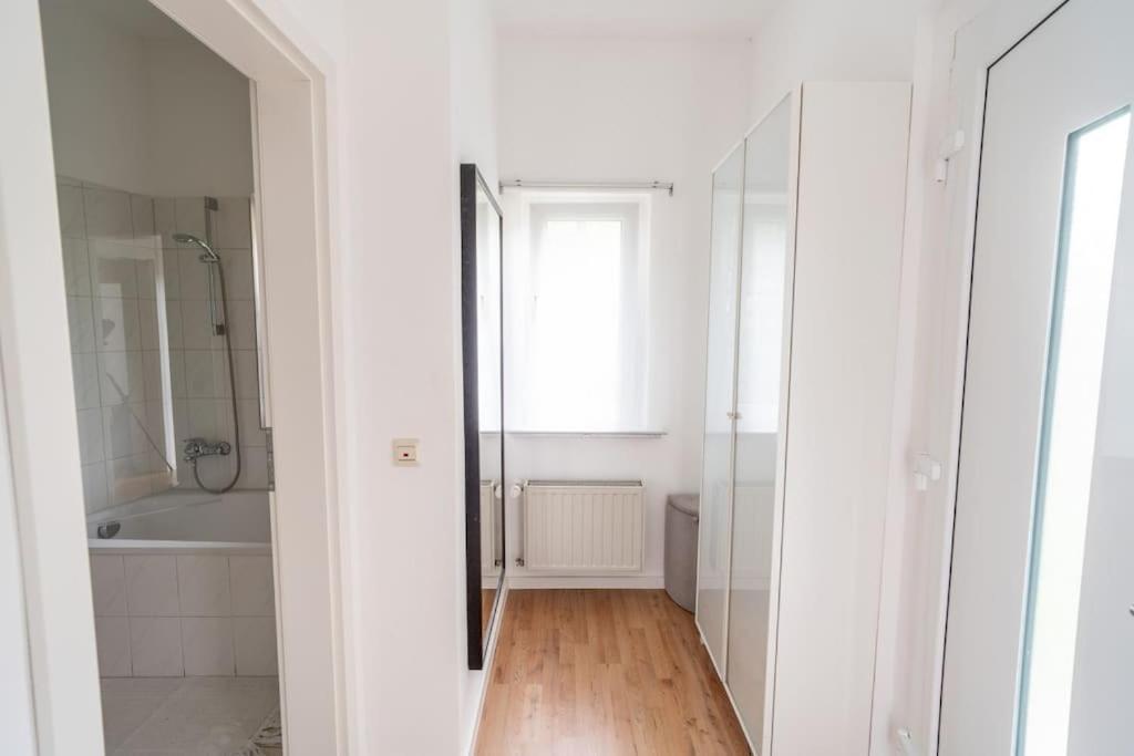 Wohnung Naehe Stadtzentrum Mit Wohnzimmer Und Kueche Кобленц Экстерьер фото