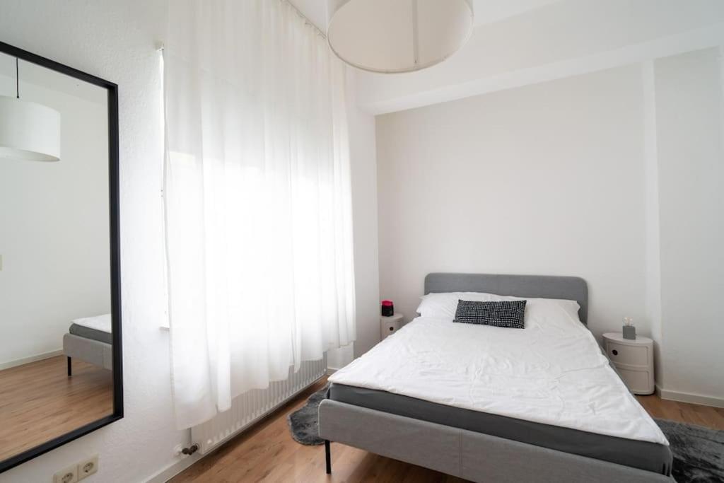 Wohnung Naehe Stadtzentrum Mit Wohnzimmer Und Kueche Кобленц Экстерьер фото