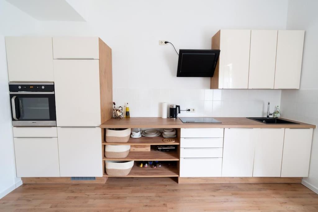 Wohnung Naehe Stadtzentrum Mit Wohnzimmer Und Kueche Кобленц Экстерьер фото